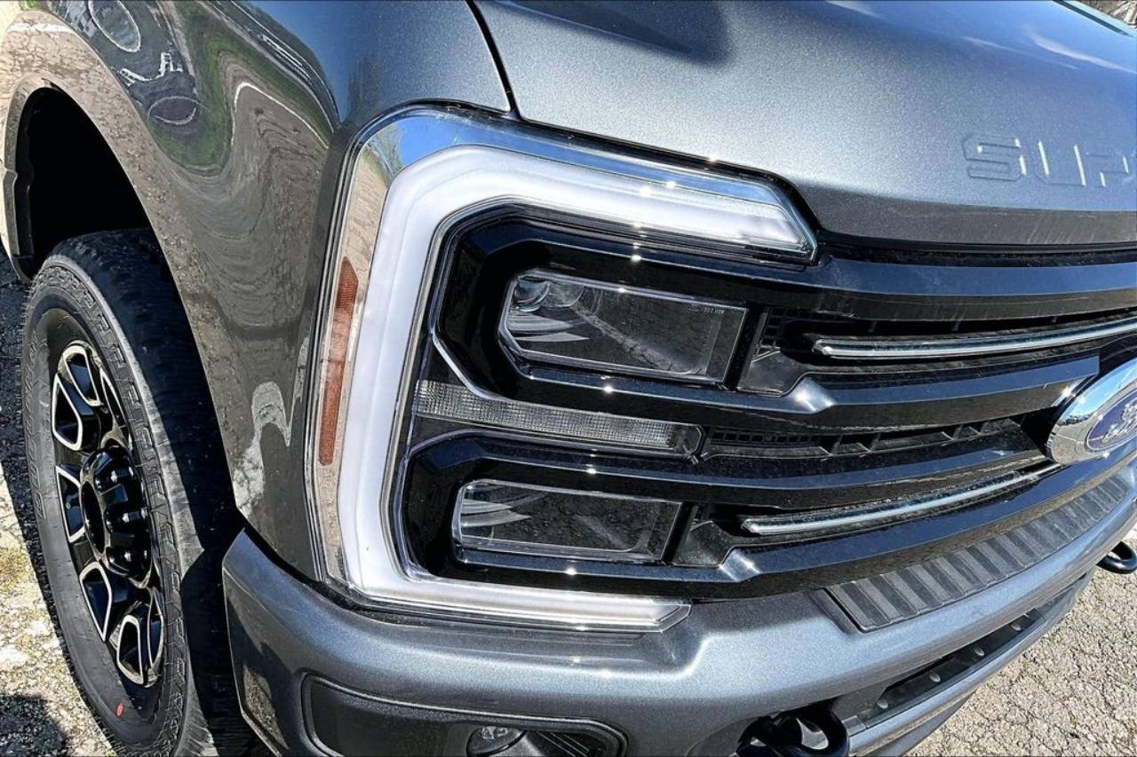 2026 Ford F-250 Super Duty Platinum - Photo 34