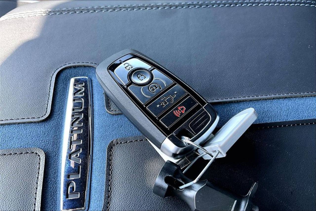2026 Ford F-250 Super Duty Platinum - Photo 36