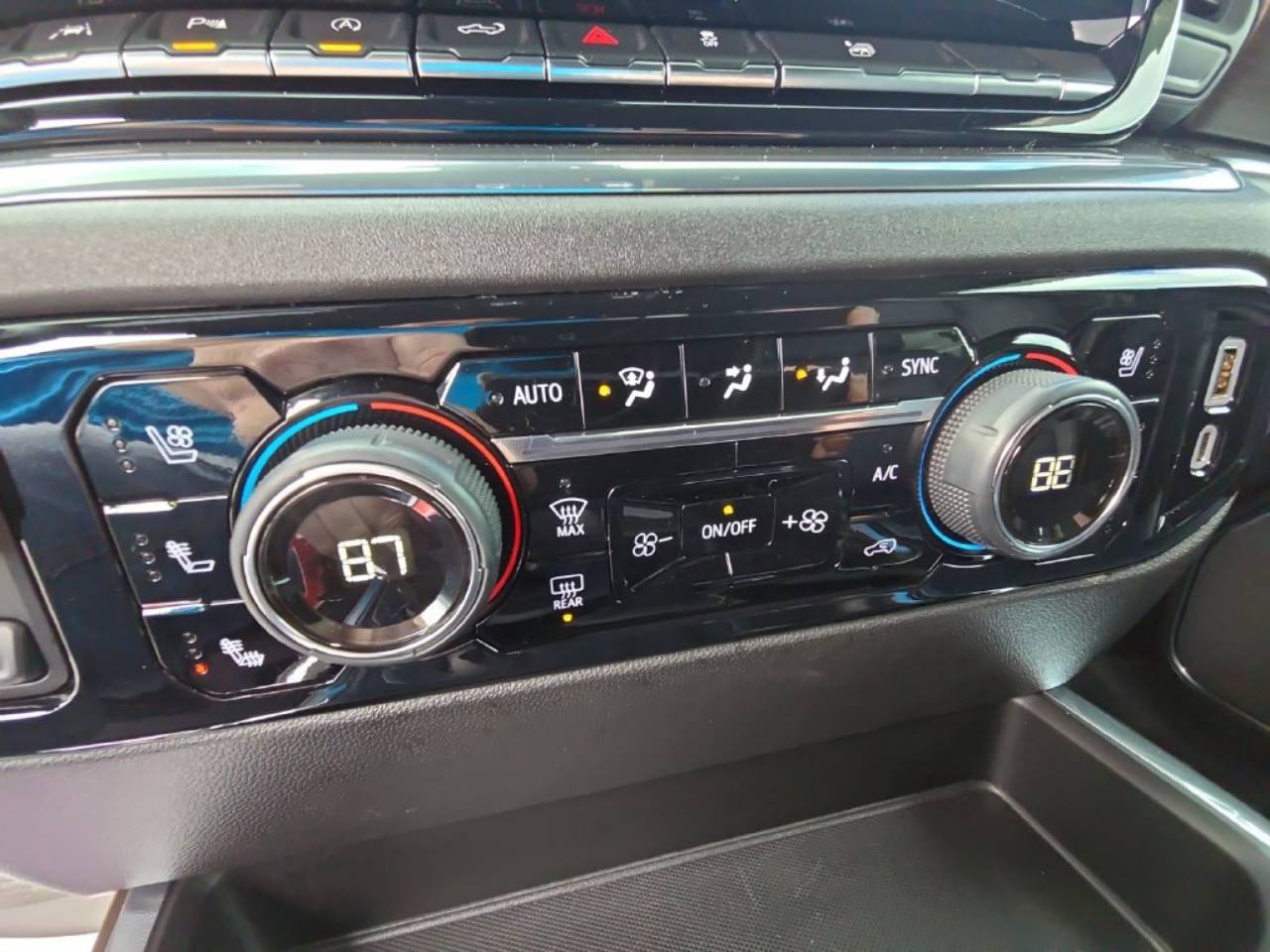 2024 Chevrolet Silverado 1500 High Country - Photo 23