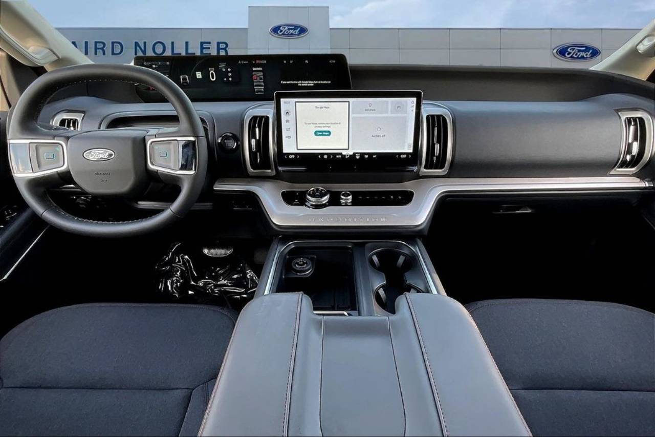 2025 Ford Expedition Active - Photo 6