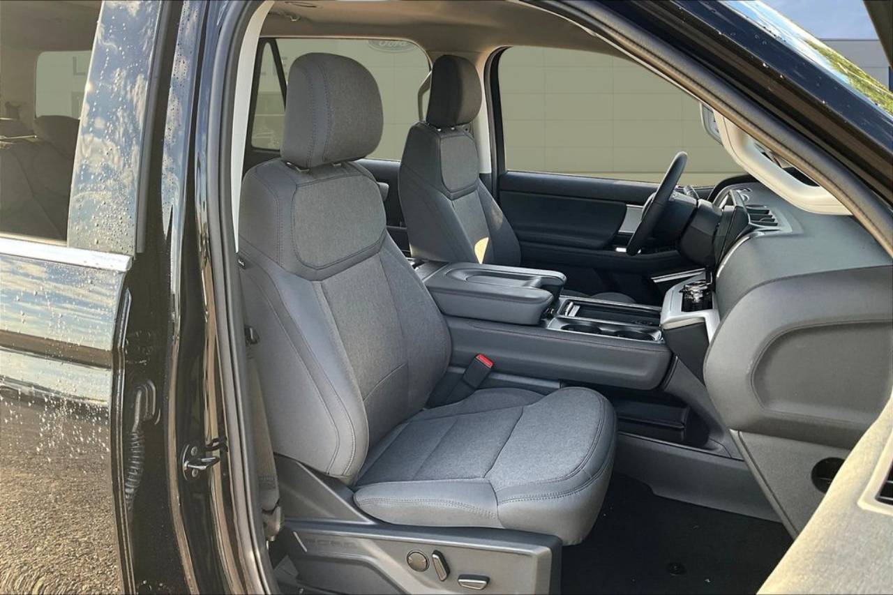 2025 Ford Expedition Active - Photo 12