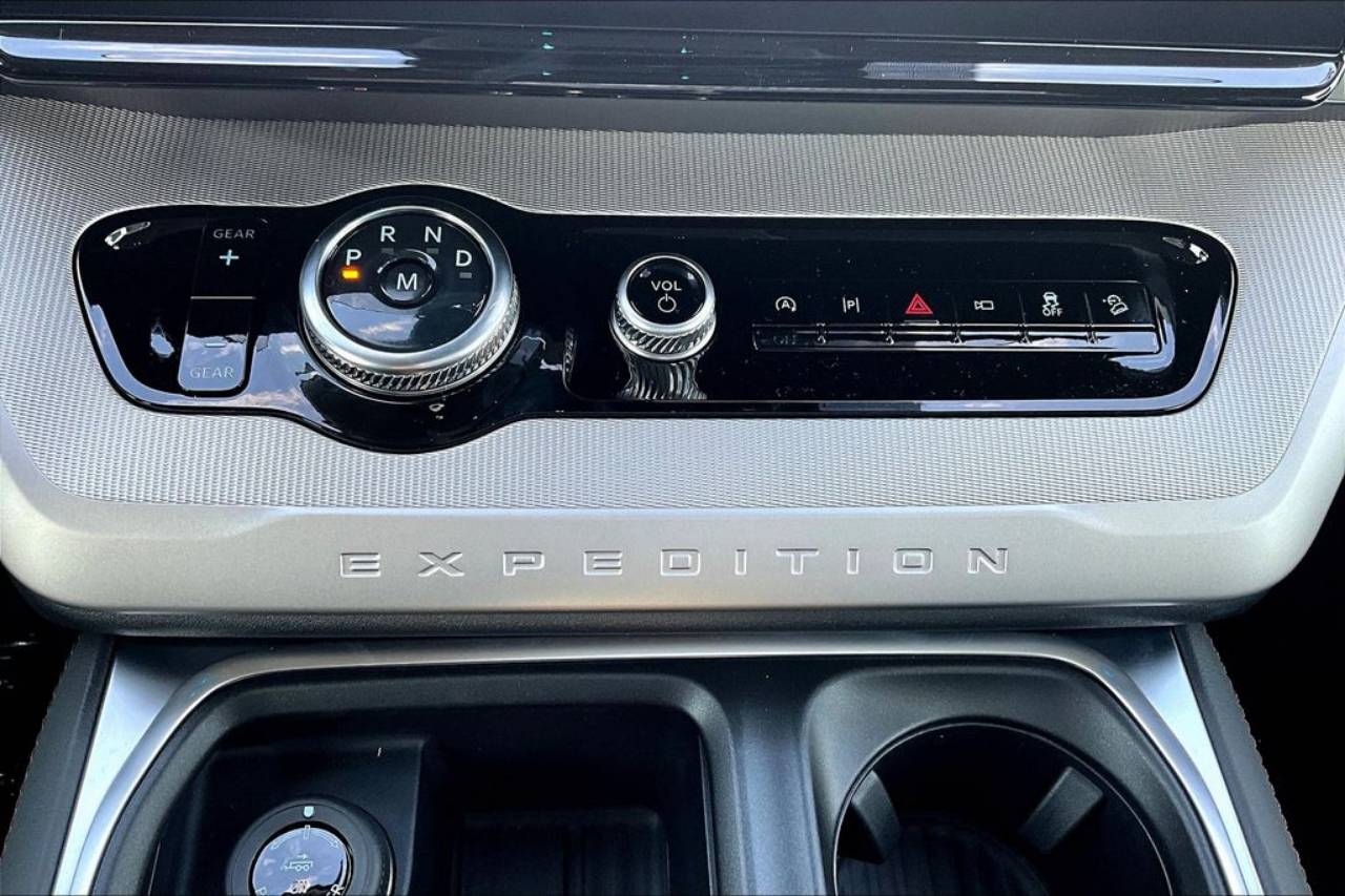 2025 Ford Expedition Active - Photo 22