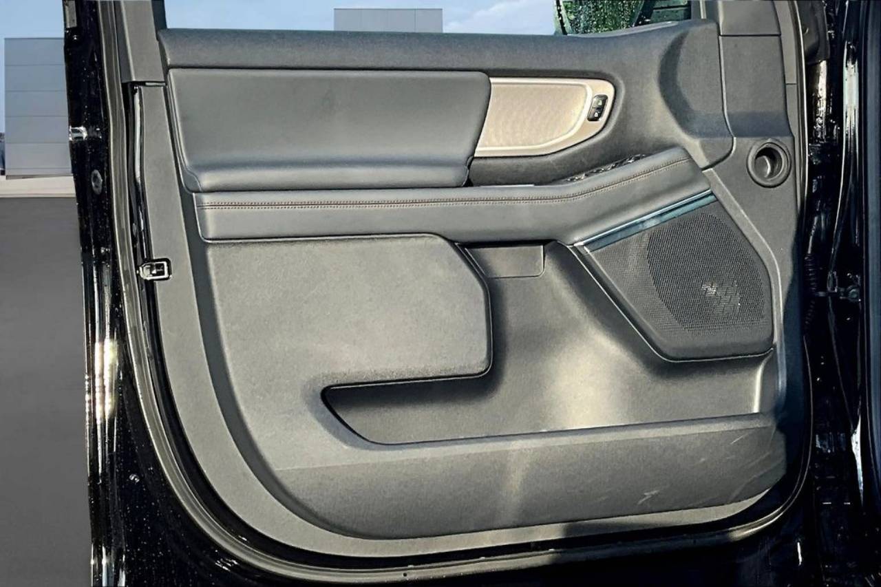2025 Ford Expedition Active - Photo 25