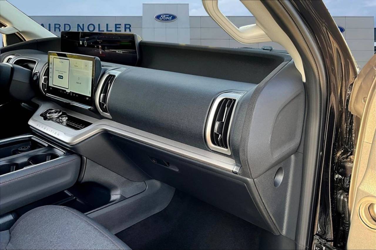 2025 Ford Expedition Active - Photo 30