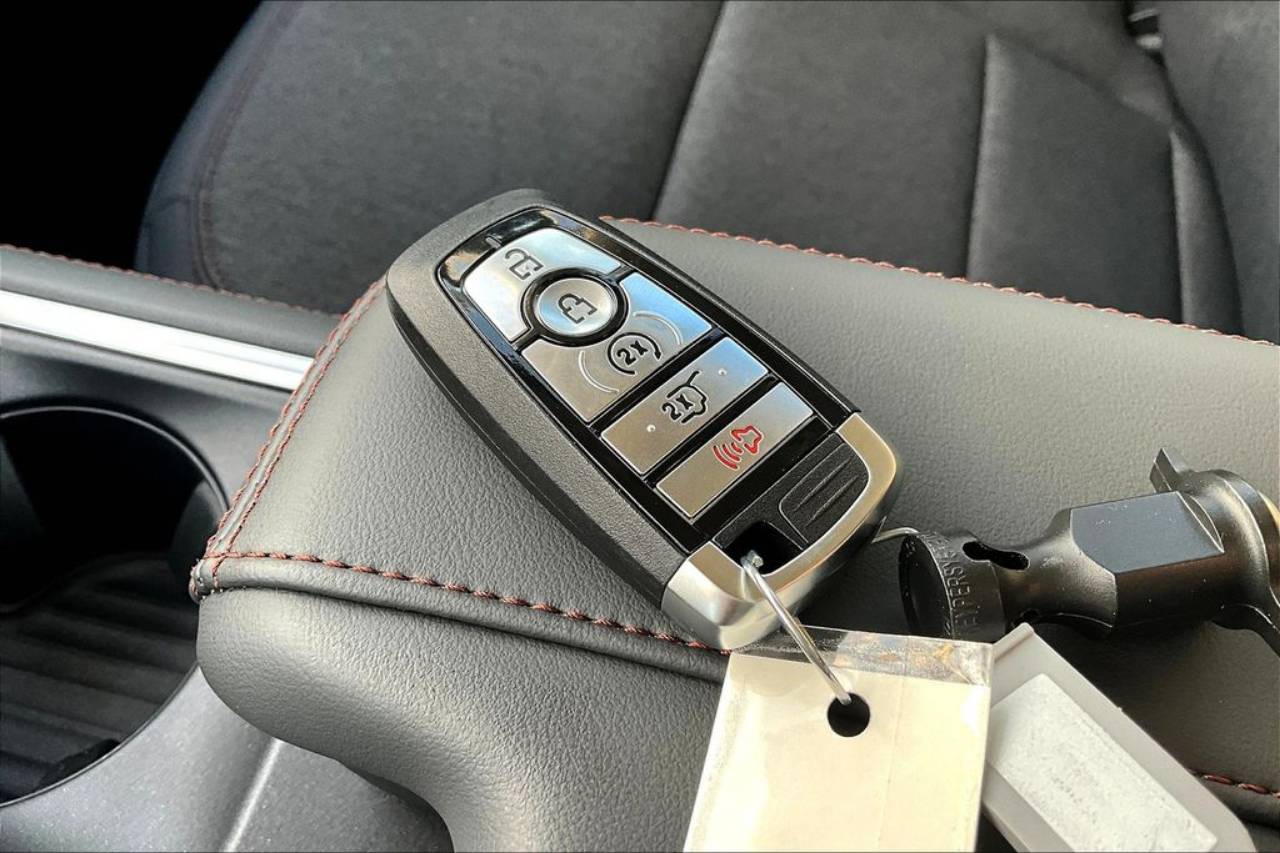 2025 Ford Expedition Active - Photo 36
