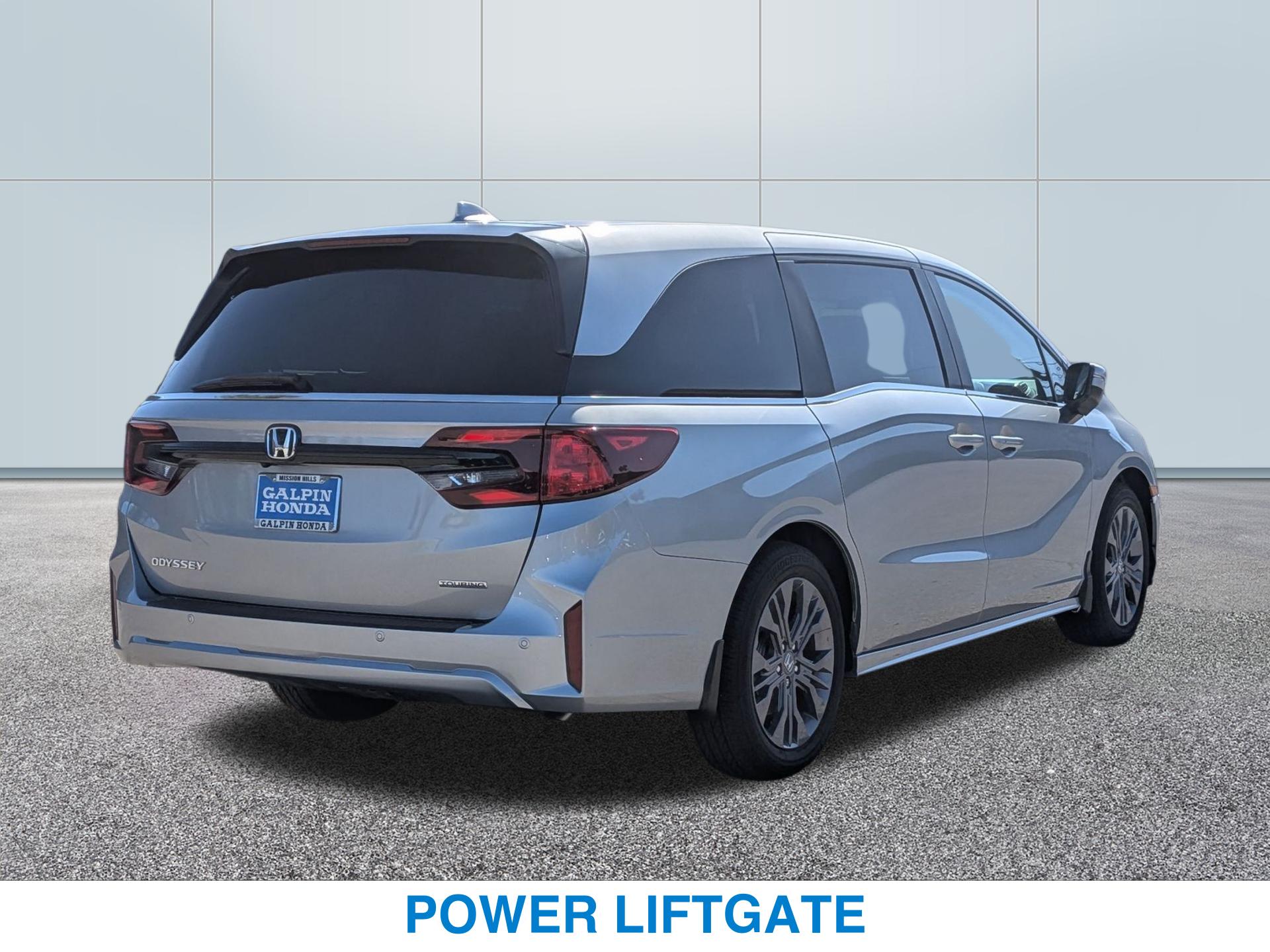 2026 Honda Odyssey Touring - Photo 7