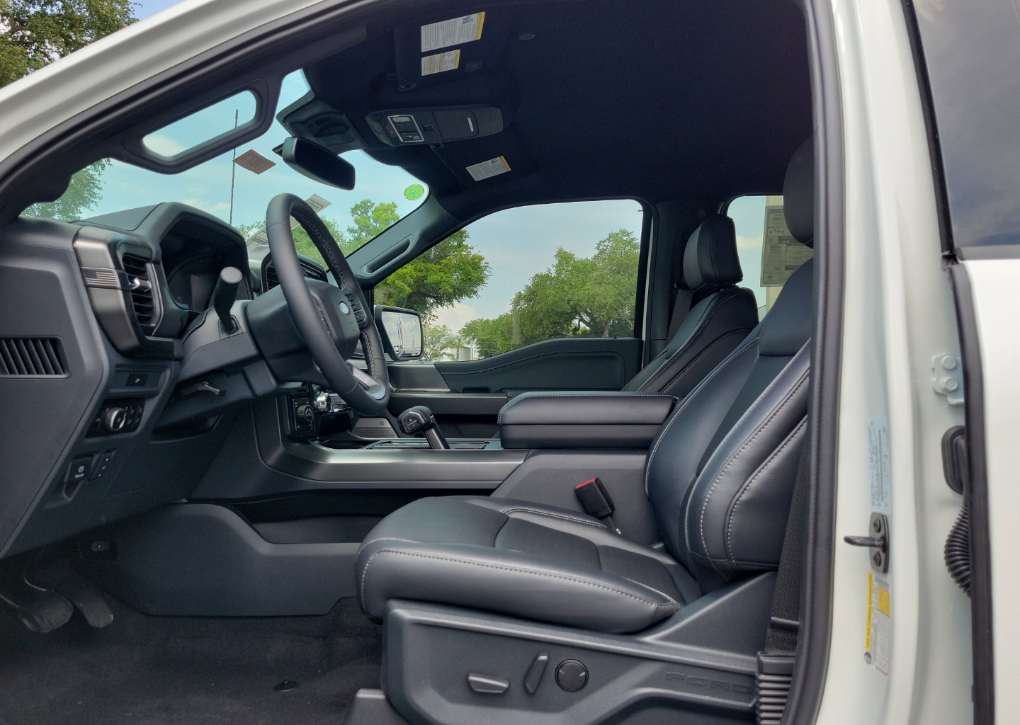 2026 Ford F-150 Lariat - Photo 17