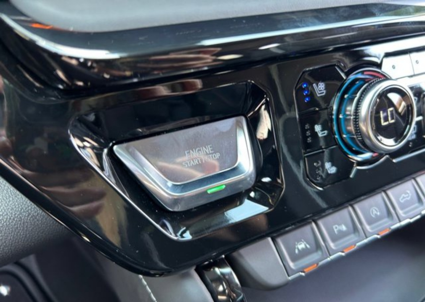2026 GMC Sierra 1500 AT4X - Photo 38