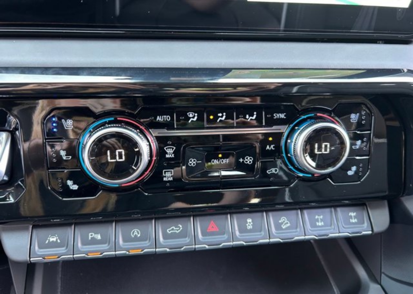 2026 GMC Sierra 1500 AT4X - Photo 39