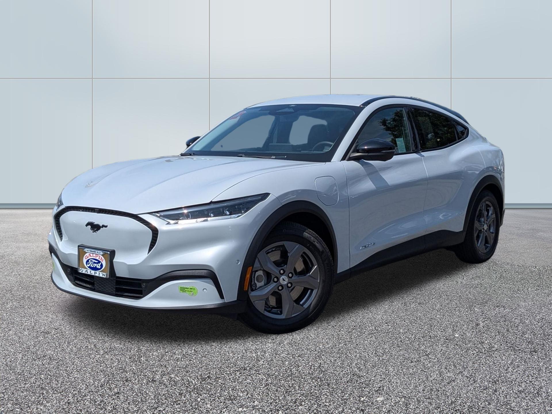 2023 Ford Mustang-Mach-e Select's photo