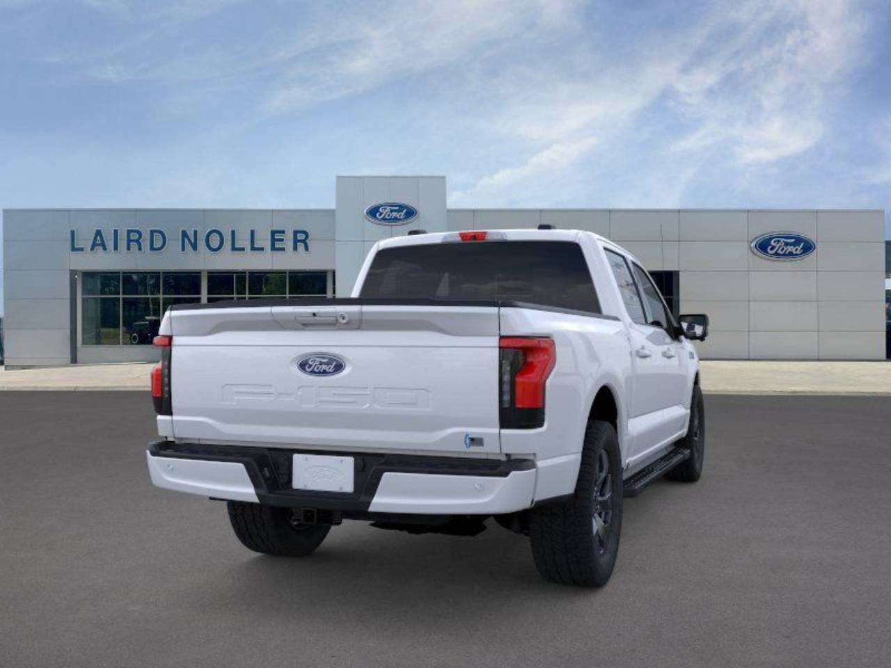 2025 Ford F-150 Lightning Flash - Photo 8