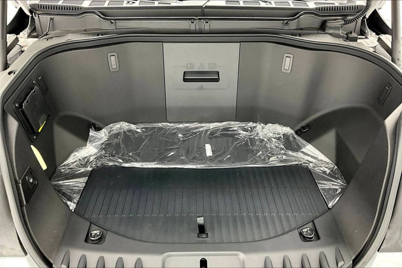 2025 Ford F-150 Lightning Flash - Photo 12