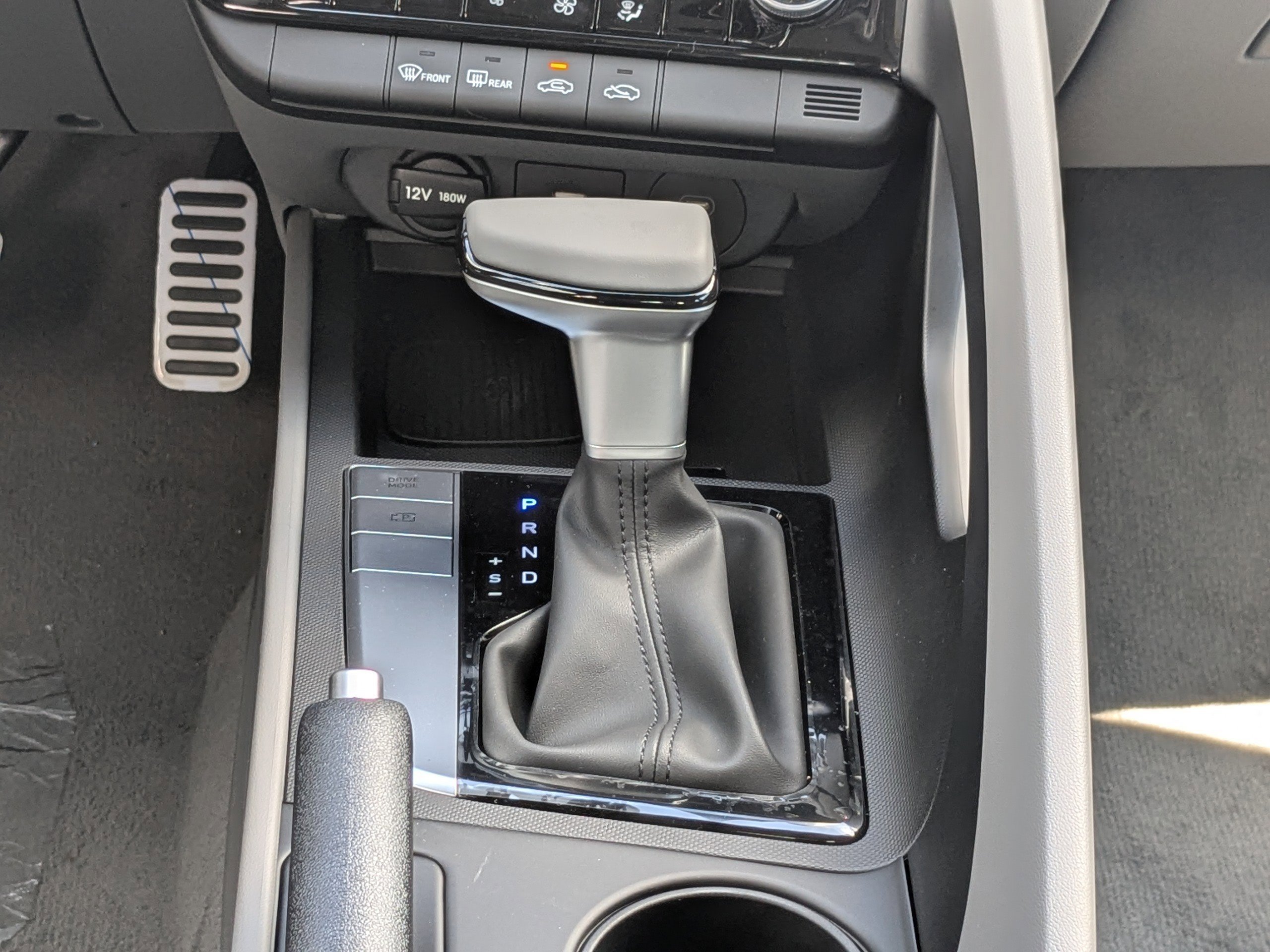 2025 Hyundai Elantra SEL - Photo 15