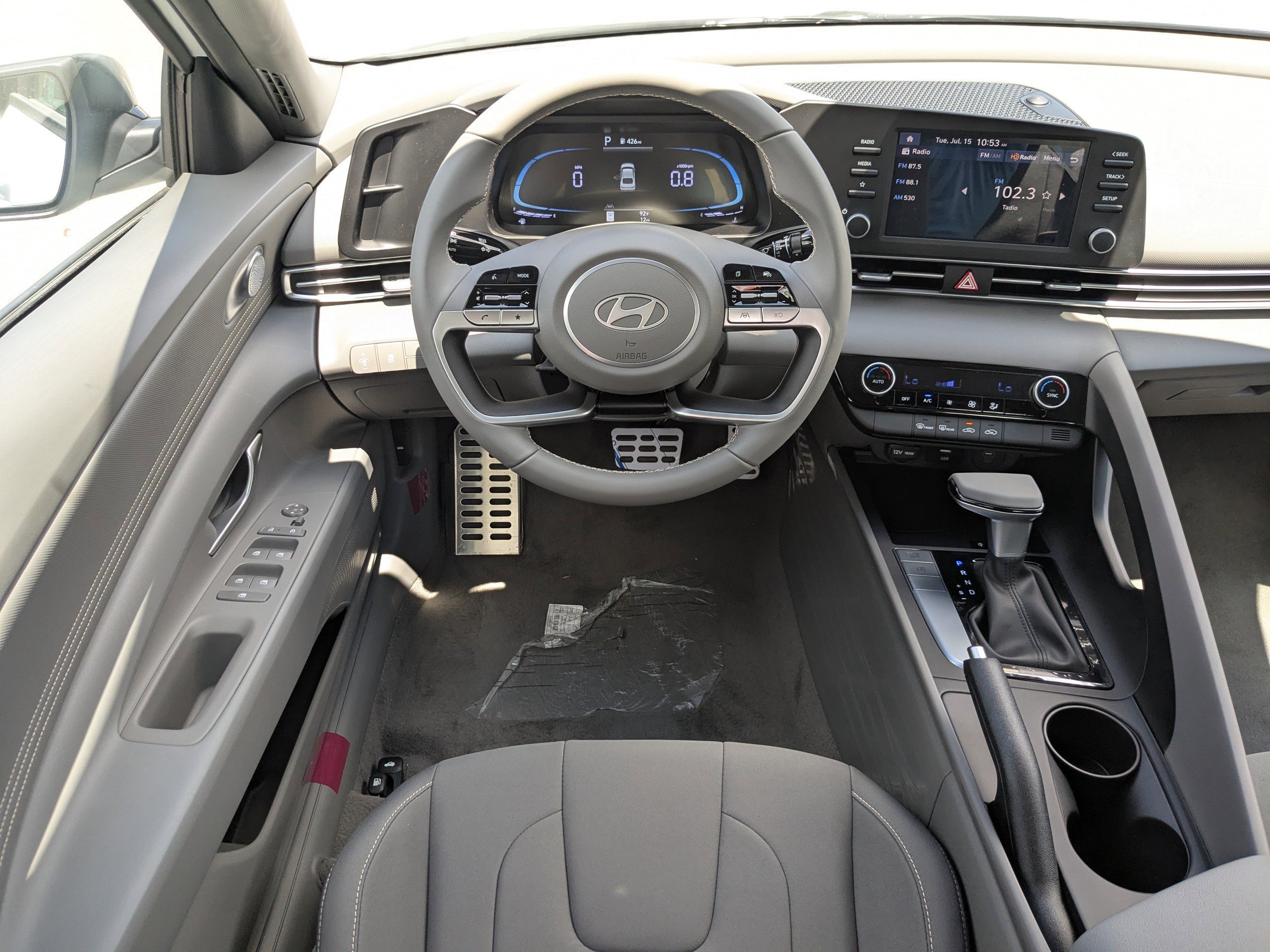 2025 Hyundai Elantra SEL - Photo 16
