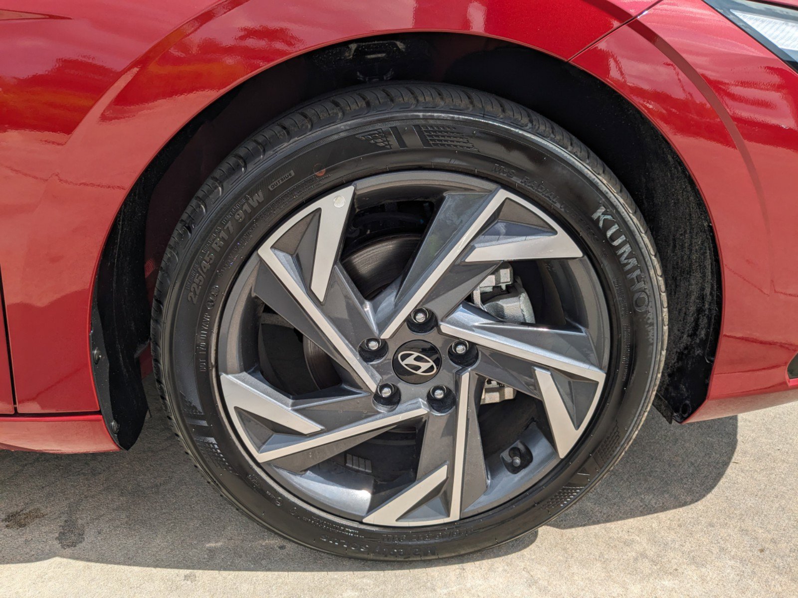 2025 Hyundai Elantra Limited - Photo 11