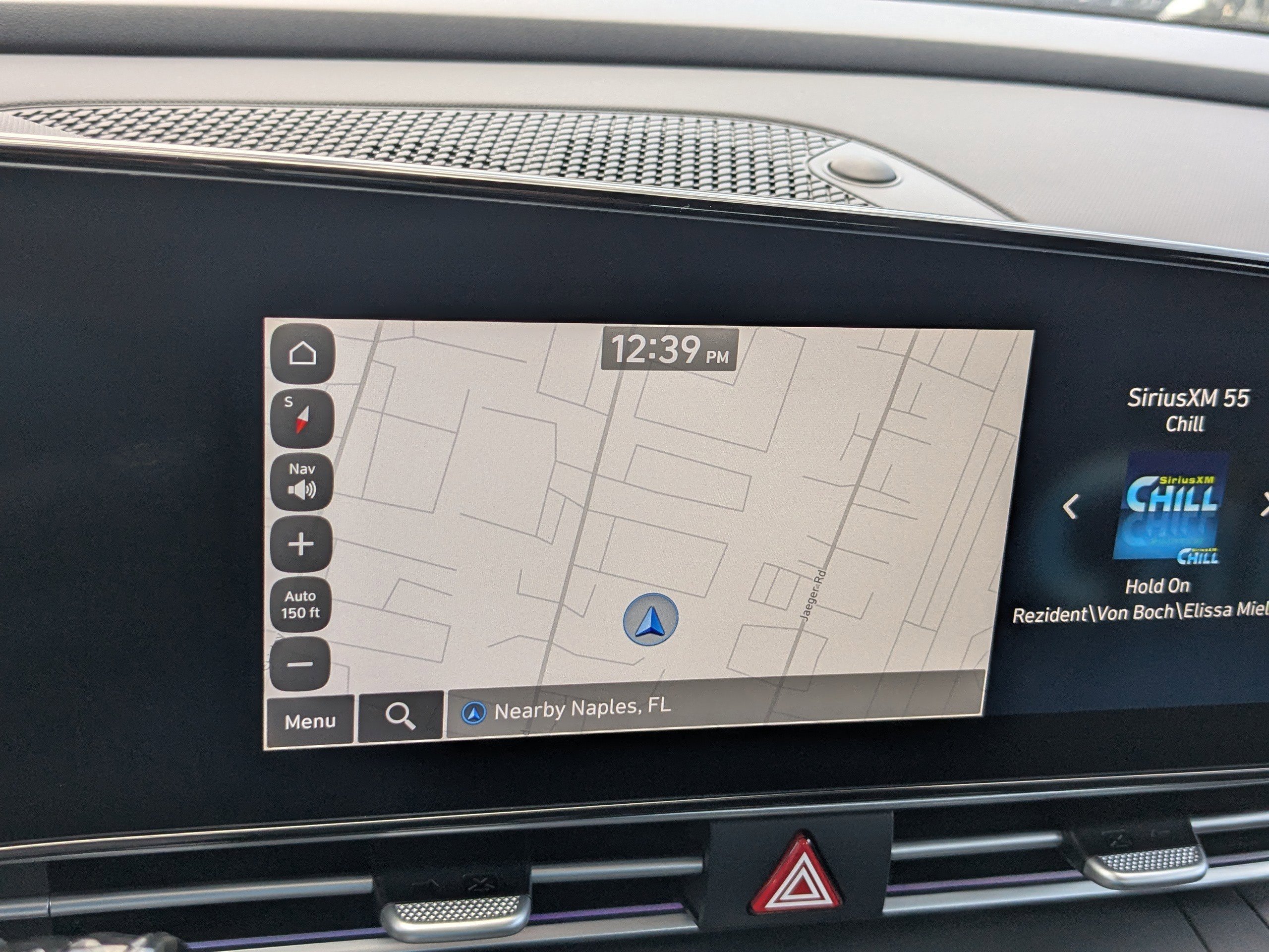 2025 Hyundai Elantra Limited - Photo 26