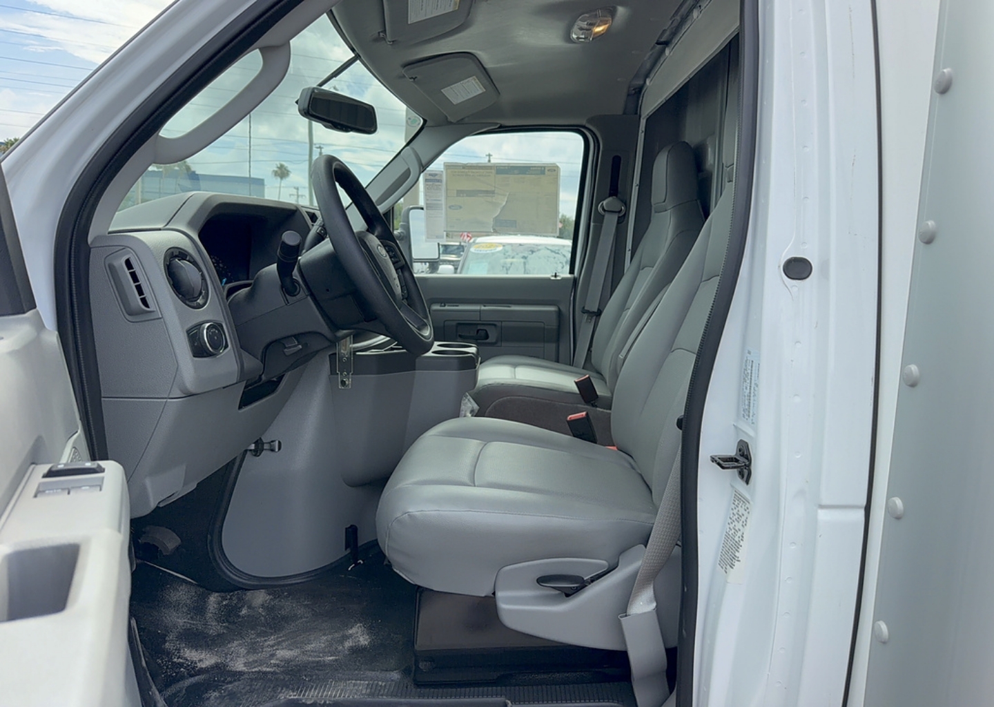 2026 Ford E-Series Cutaway Base - Photo 15