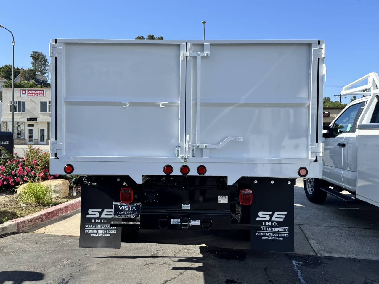 2025 Ford F-550 Super Duty Chassis Cab XL - Photo 6