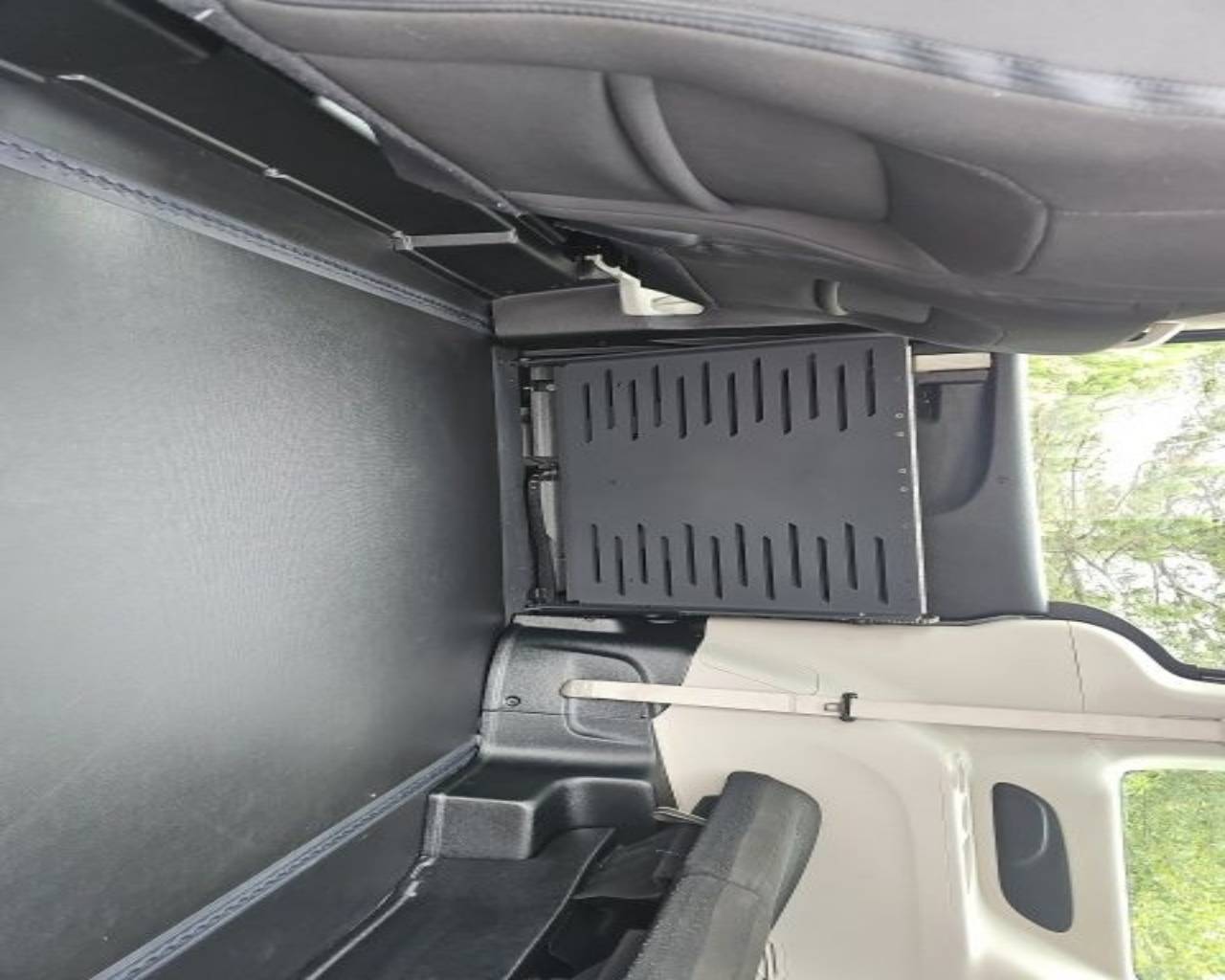 2023 Chrysler Voyager LX - Photo 33