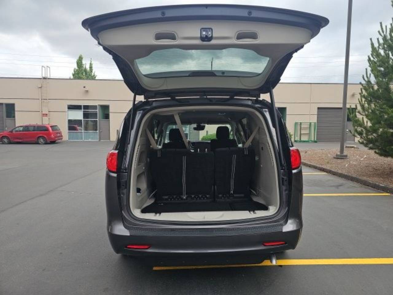2023 Chrysler Voyager LX - Photo 39