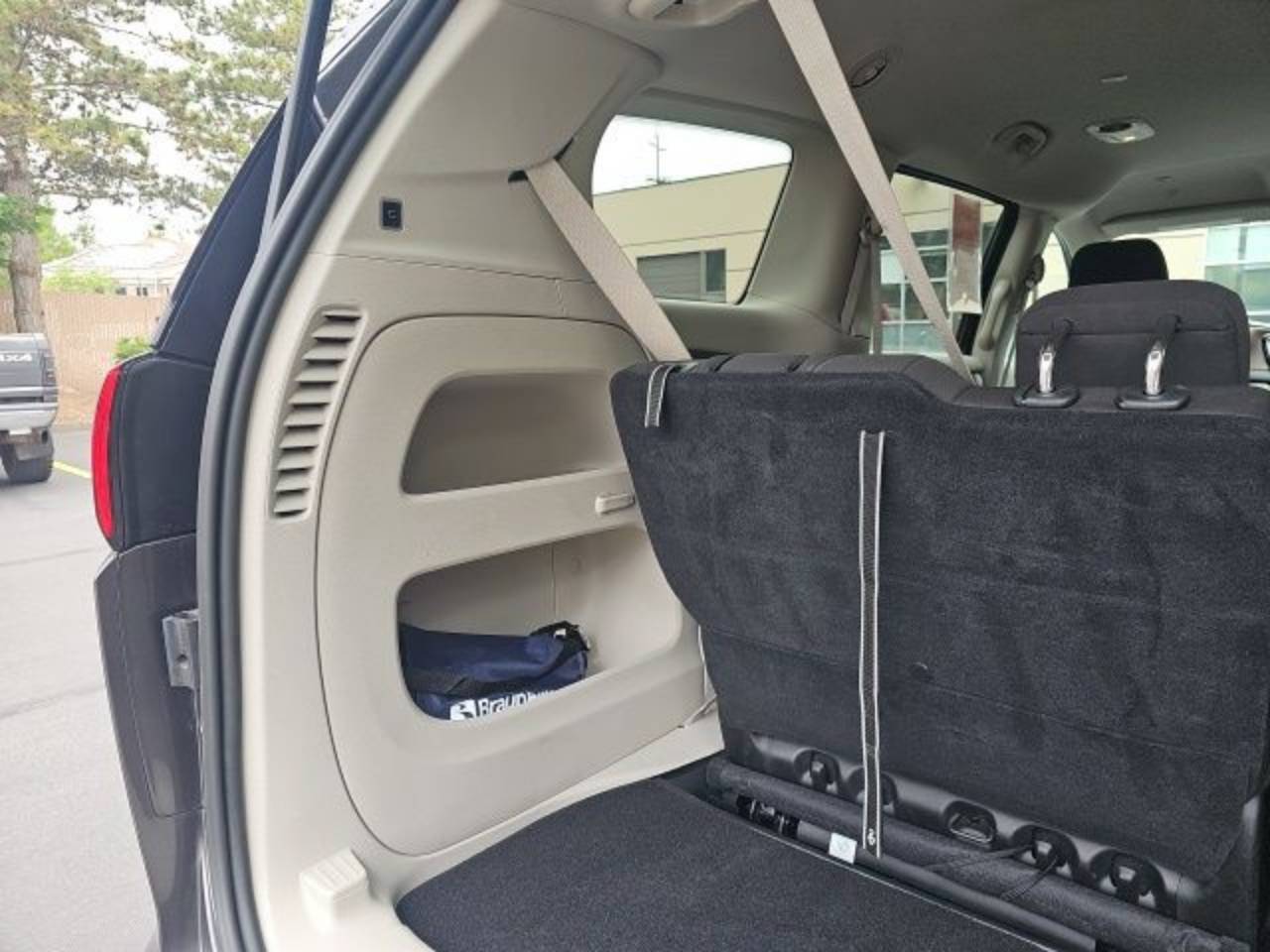 2023 Chrysler Voyager LX - Photo 41