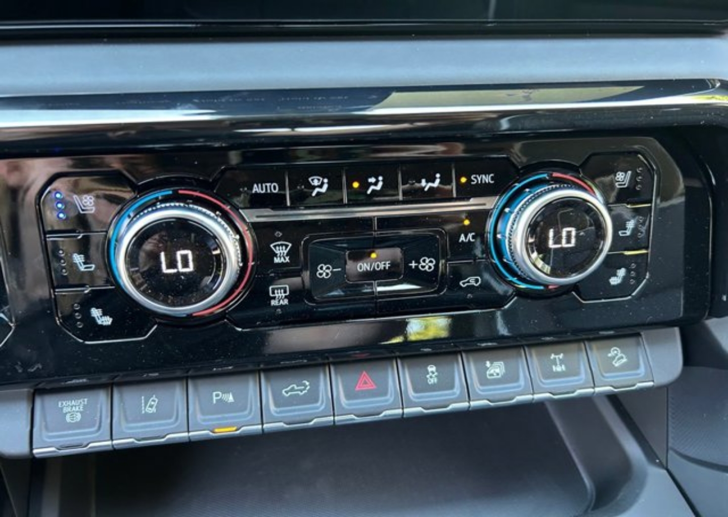 2026 GMC Sierra 2500HD AT4X - Photo 39