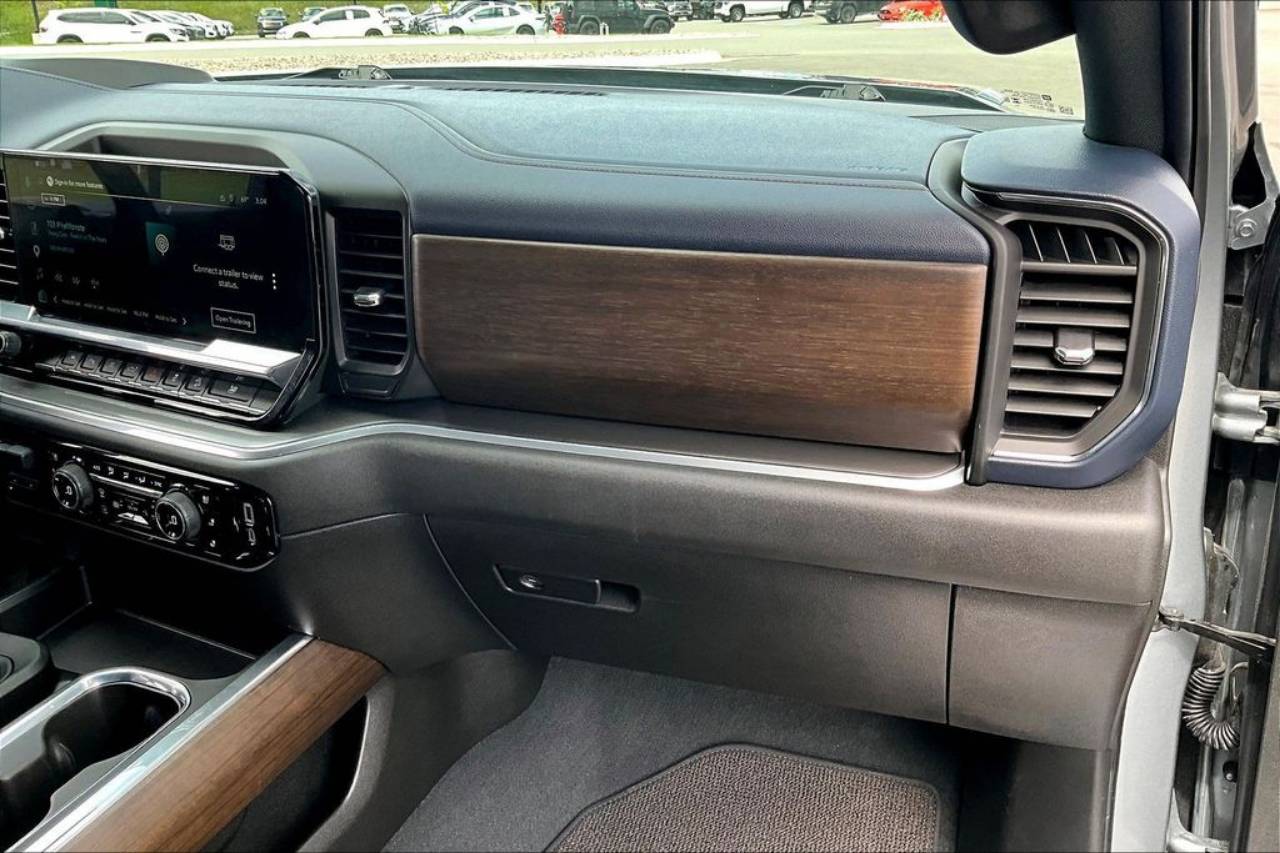 2025 Chevrolet Silverado 1500 High Country - Photo 17