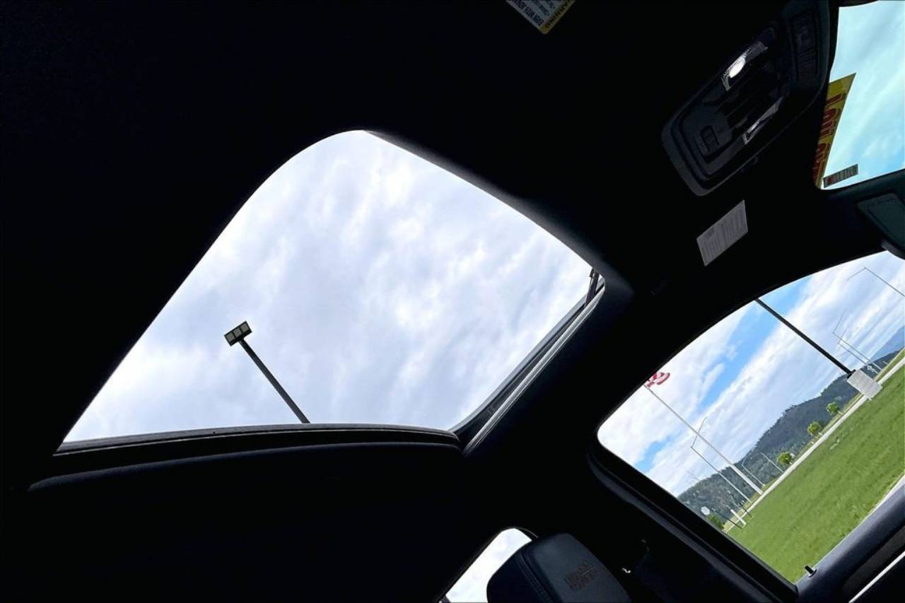 2025 Chevrolet Silverado 1500 High Country - Photo 23