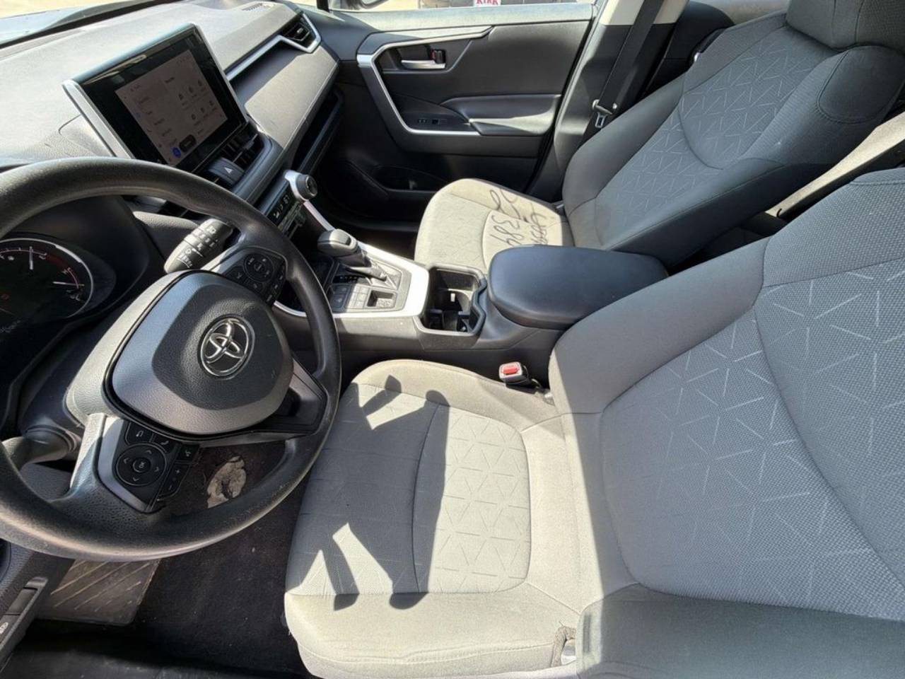2023 Toyota RAV4 XLE - Photo 13