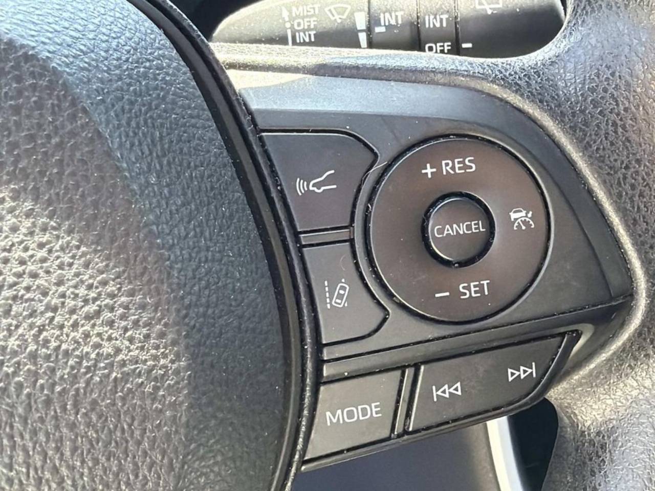 2023 Toyota RAV4 XLE - Photo 15