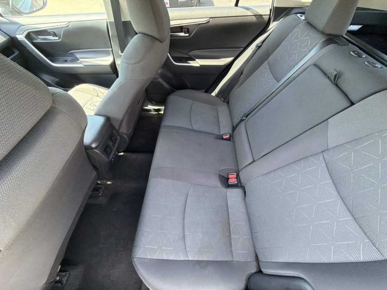 2023 Toyota RAV4 XLE - Photo 21