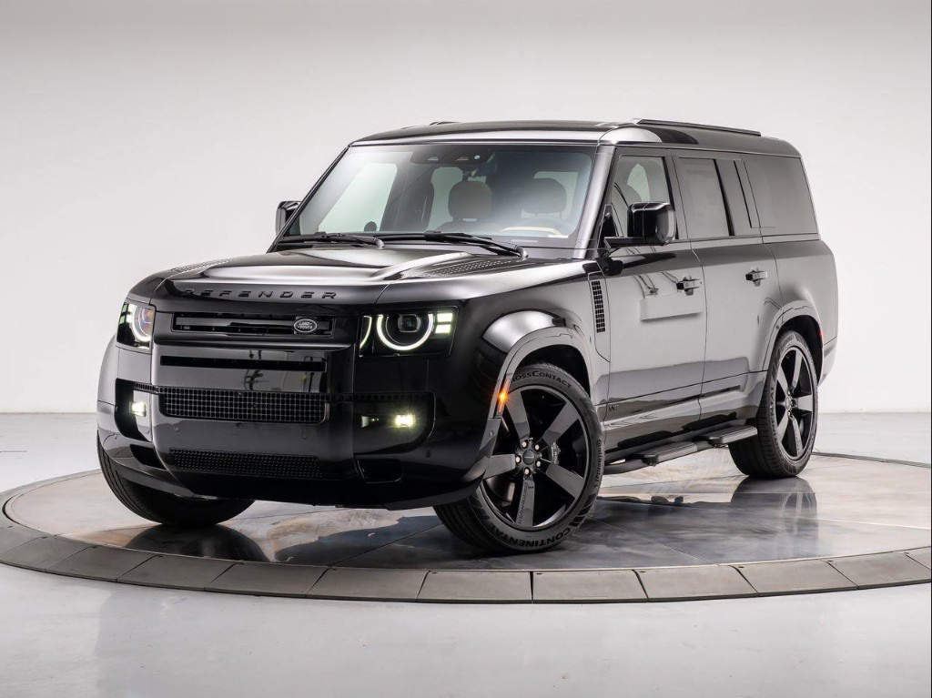 2026 Land Rover Defender P500 V8