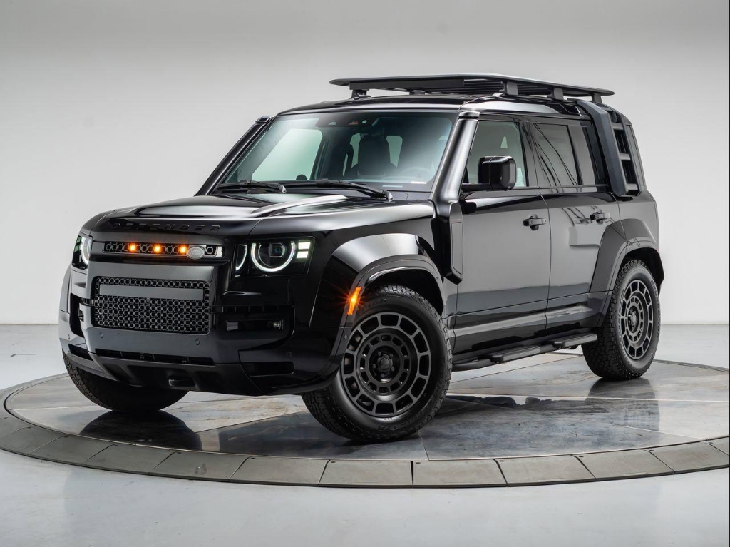 2026 Land Rover Defender P635 OCTA Black