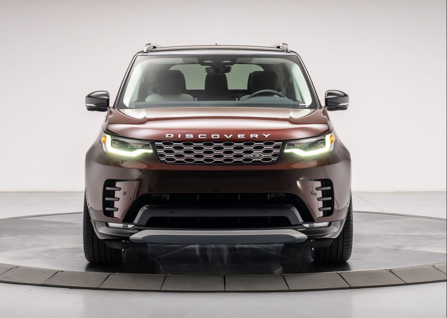 2026 Land Rover Discovery Gemini Edition - Photo 8