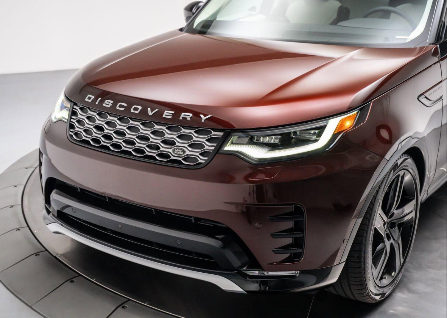 2026 Land Rover Discovery Gemini Edition - Photo 9