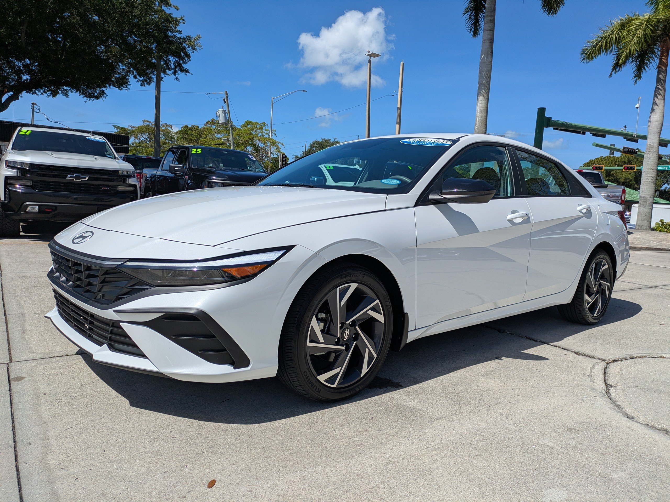 2025 Hyundai Elantra SEL - Photo 11