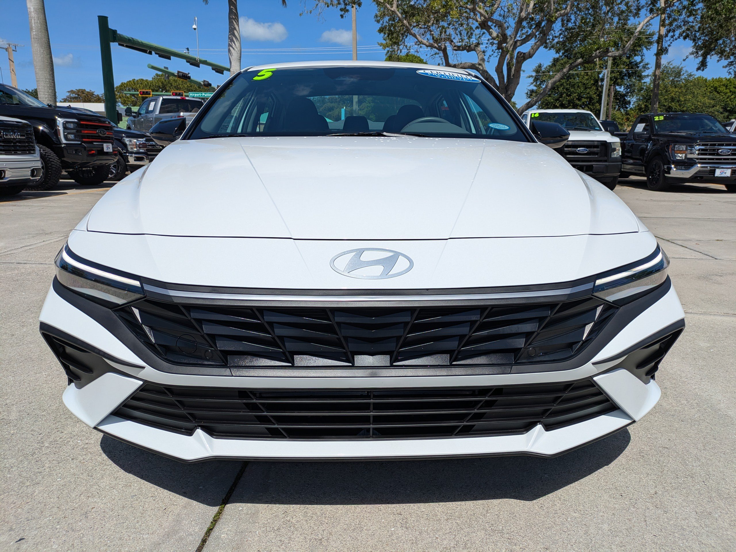 2025 Hyundai Elantra SEL - Photo 12
