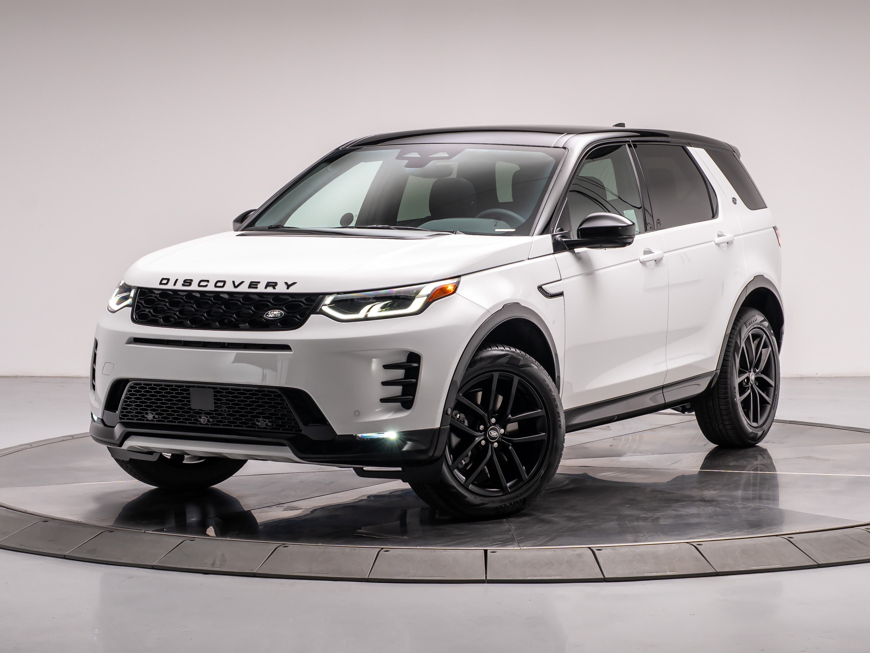 New 2026 Land Rover Discovery Sport Landmark