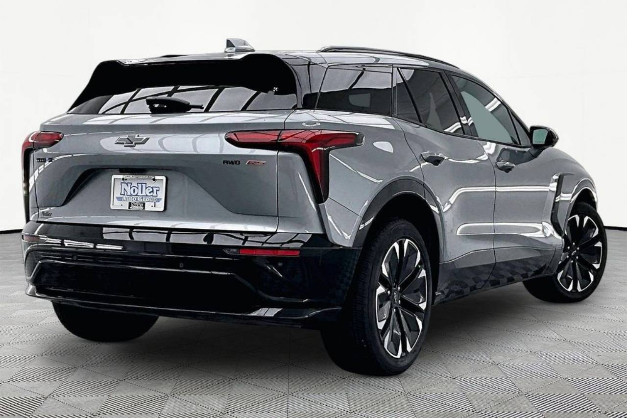 Used 2024 Chevrolet Blazer EV RS with VIN 3GNKDCRJ5RS164089 for sale in Kansas City