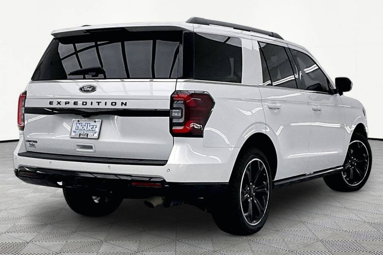 Used 2024 Ford Expedition Limited with VIN 1FMJU2A85REA60893 for sale in Kansas City