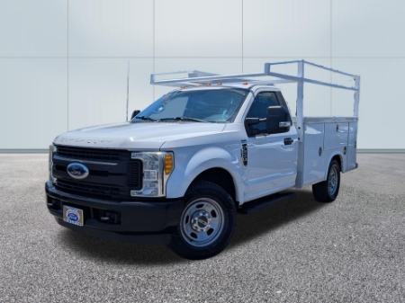 2017 Ford F-350 Chassis XL