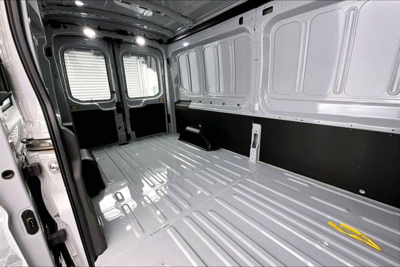 2023 Ford E-Transit Cargo Van Base - Photo 10