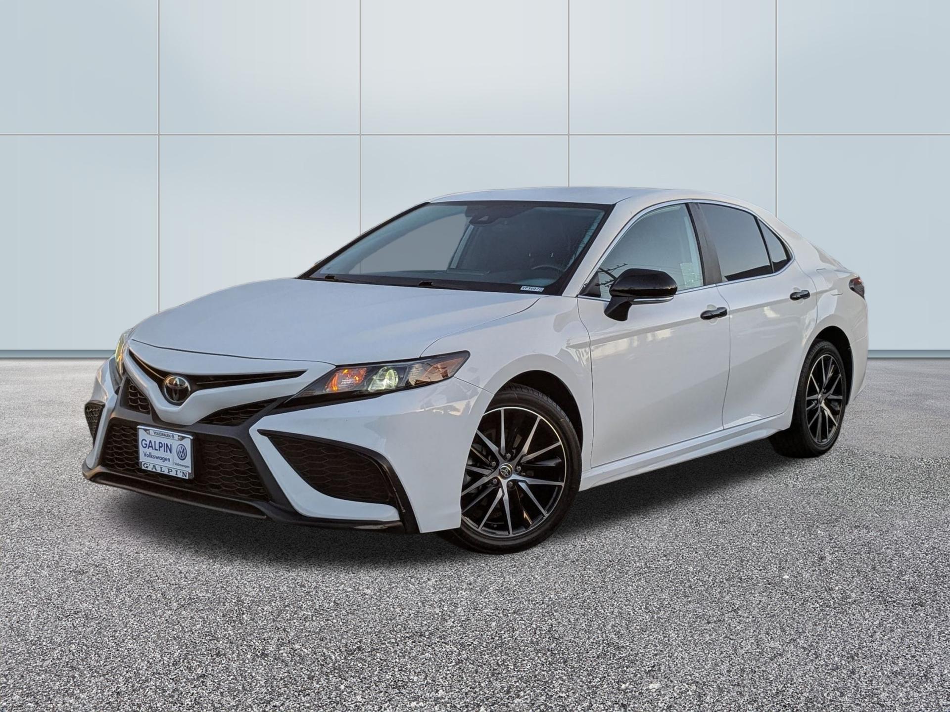 Used 2023 Toyota Camry SE
