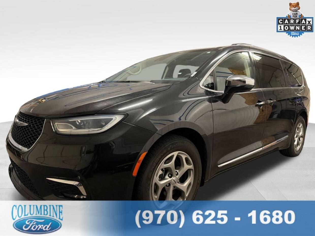 2023 Chrysler Pacifica Limited's photo