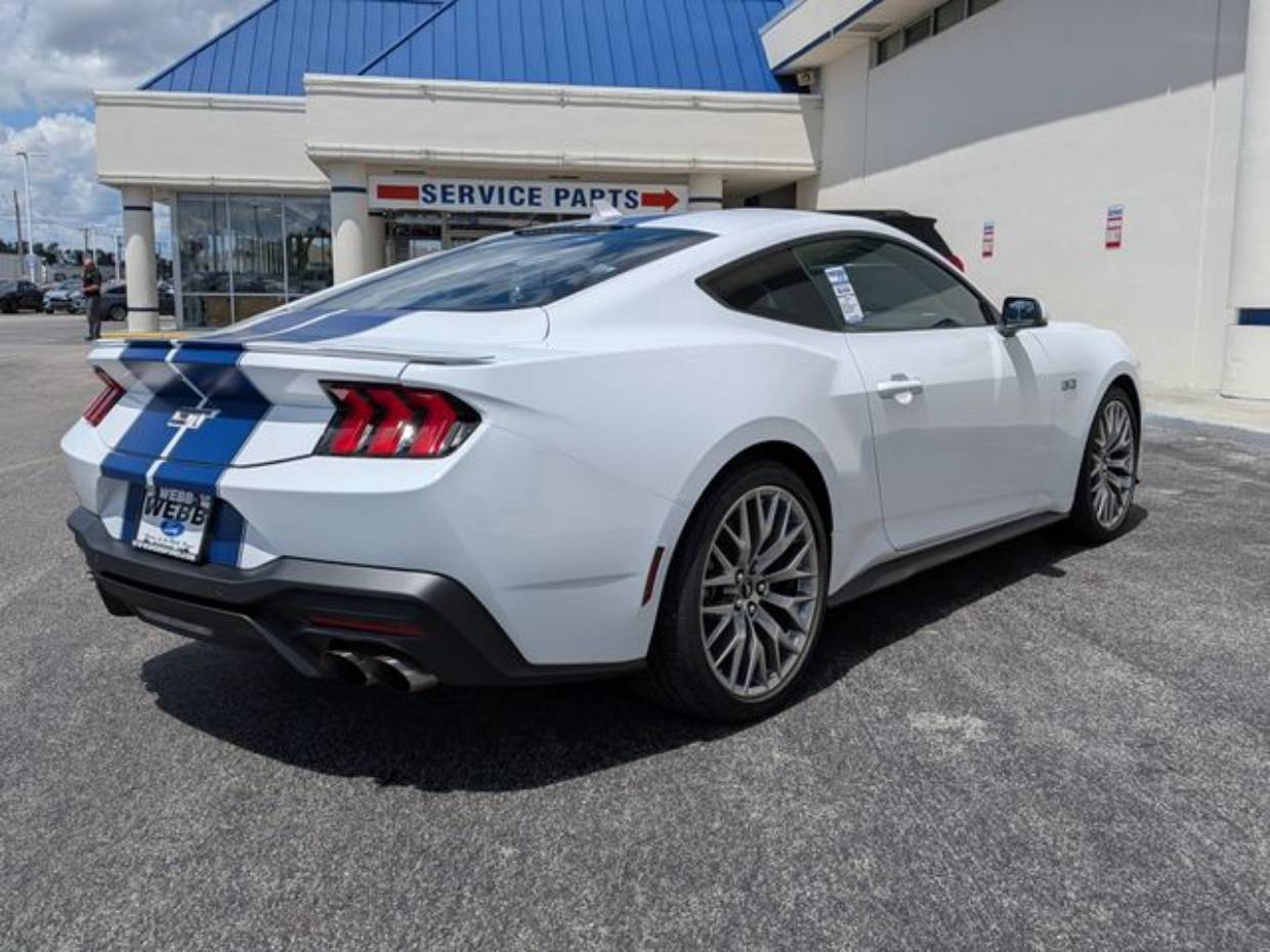 2025 Ford Mustang GT Premium Fastback - Photo 28