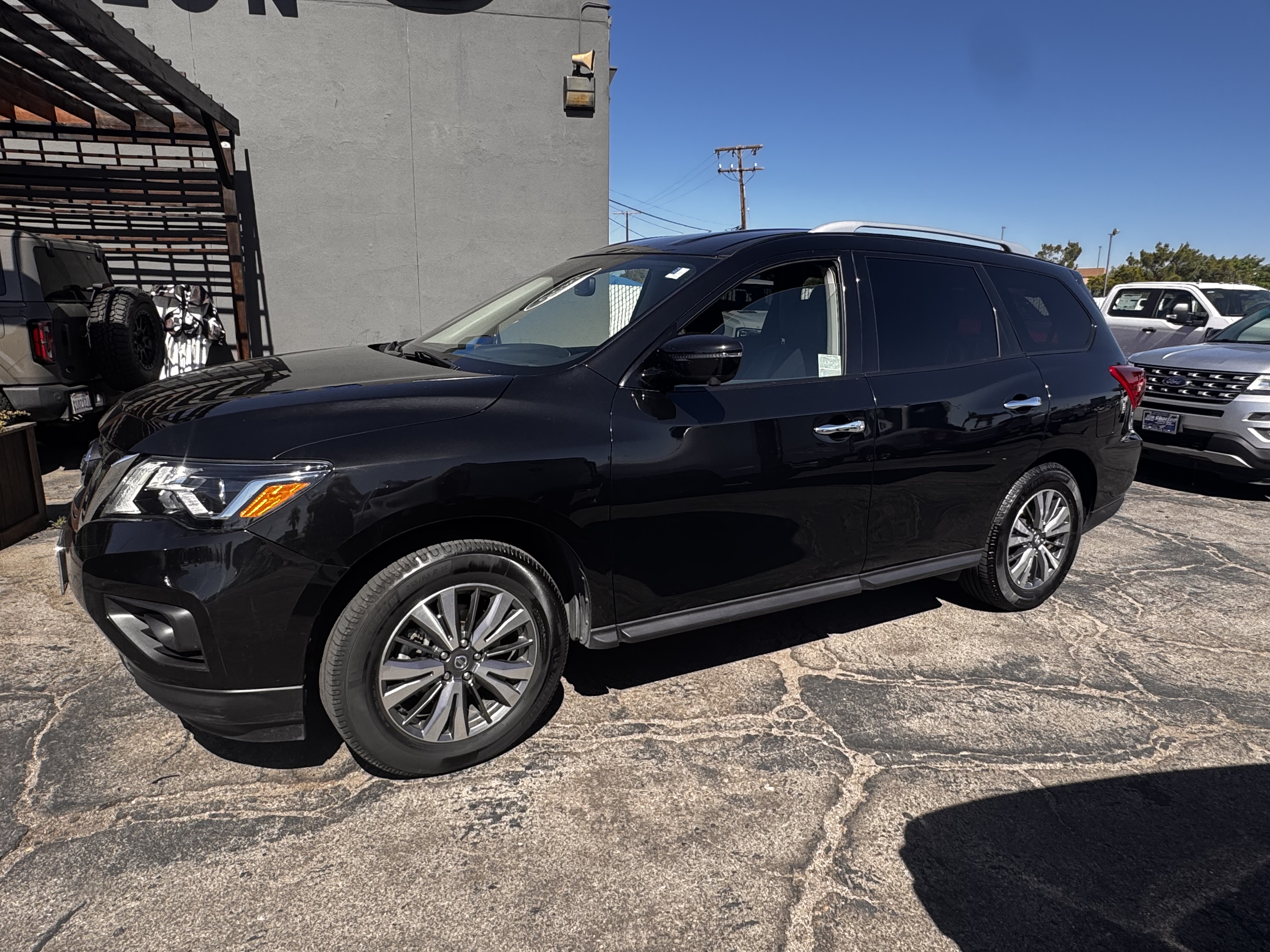 Used 2019 Nissan Pathfinder SL