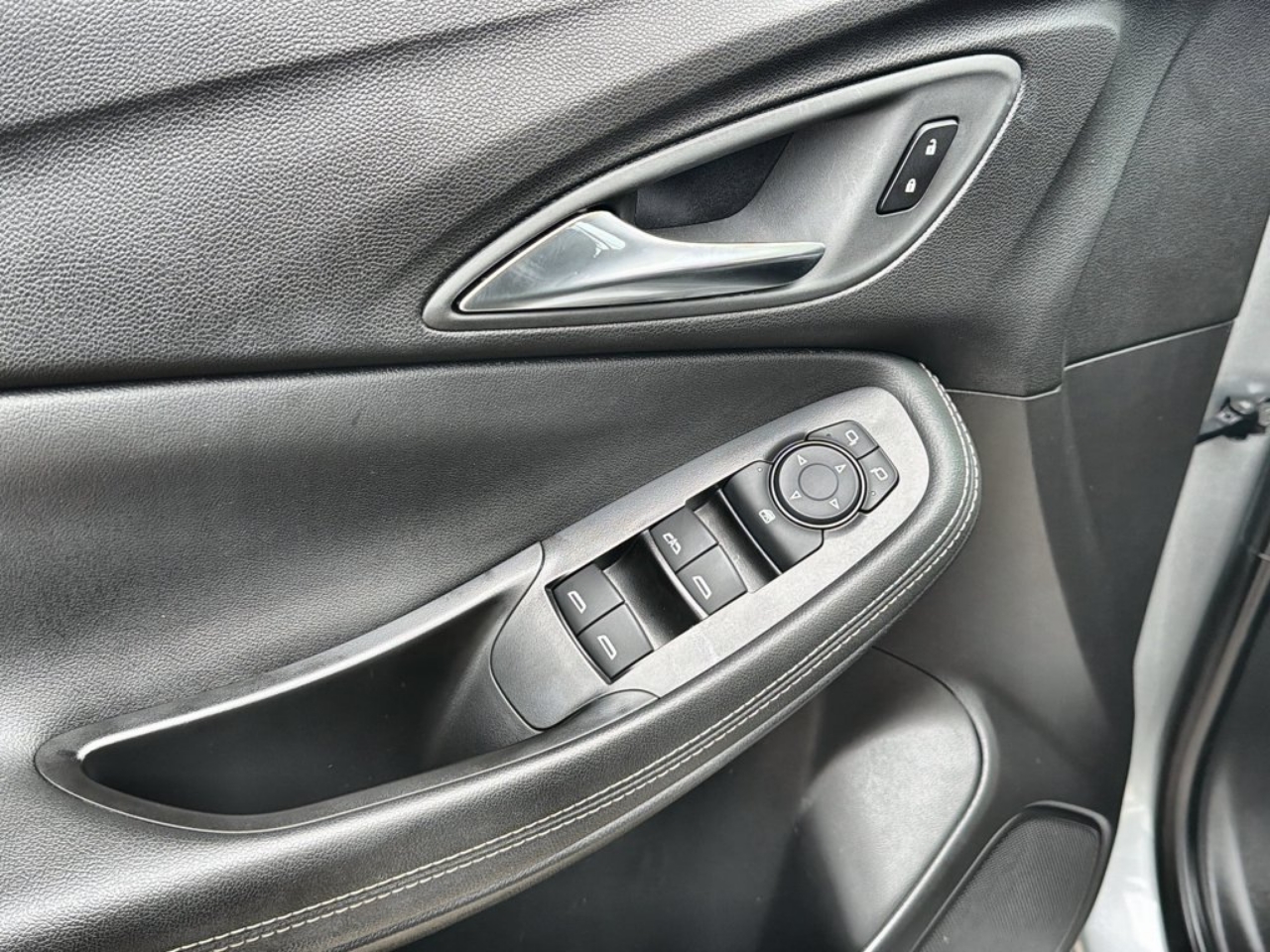 2025 Buick Encore GX Preferred - Photo 13