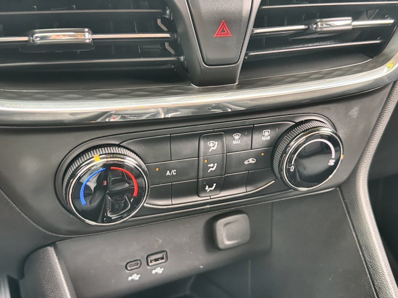 2025 Buick Encore GX Preferred - Photo 18