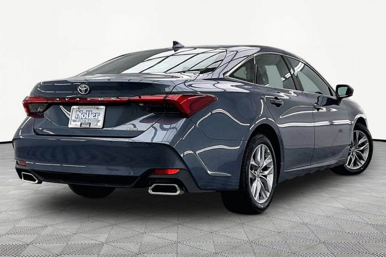 Certified 2022 Toyota Avalon XLE with VIN 4T1AZ1FB7NU088128 for sale in Kansas City
