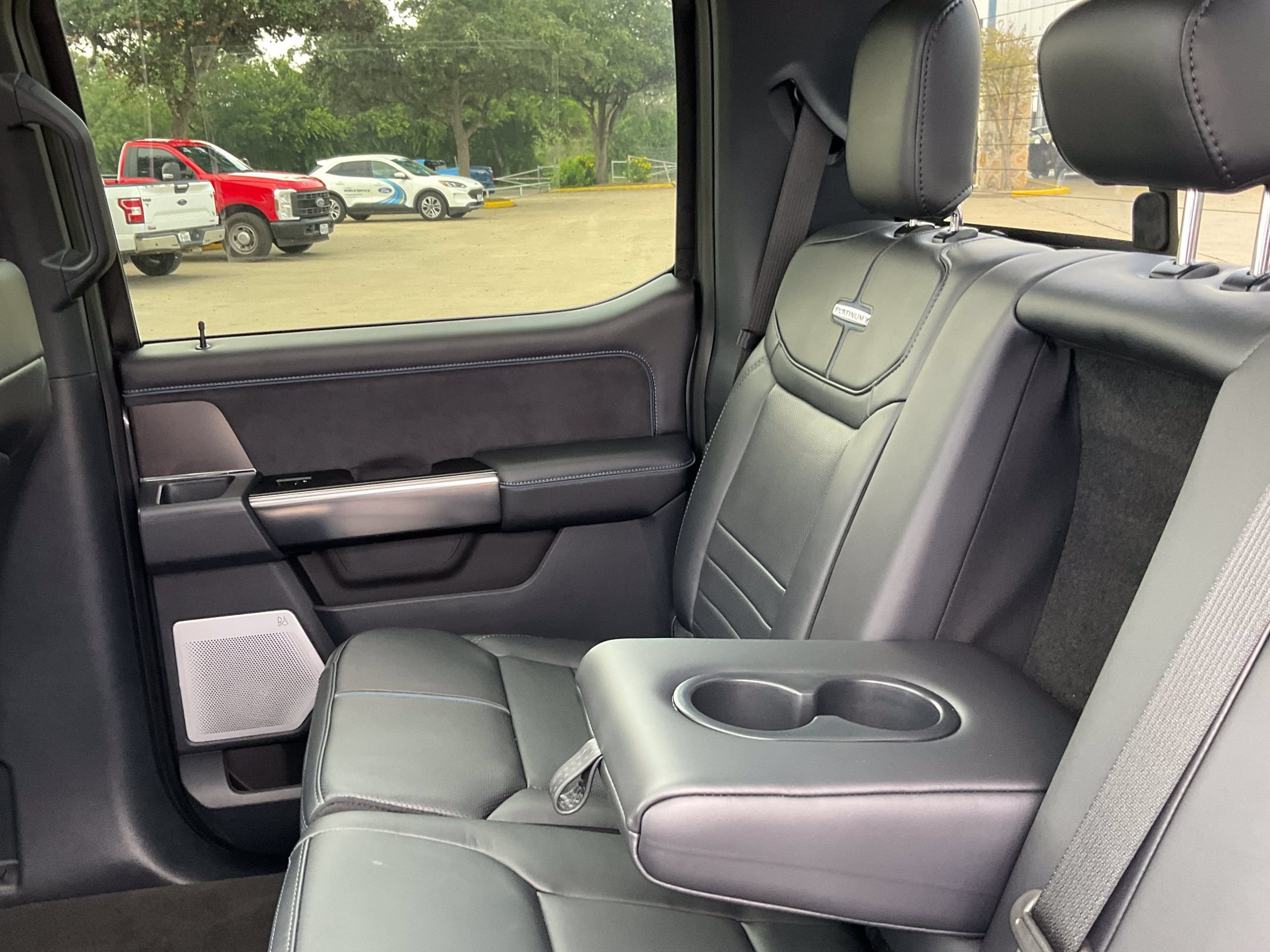 2026 Ford F-350 Super Duty Platinum - Photo 11